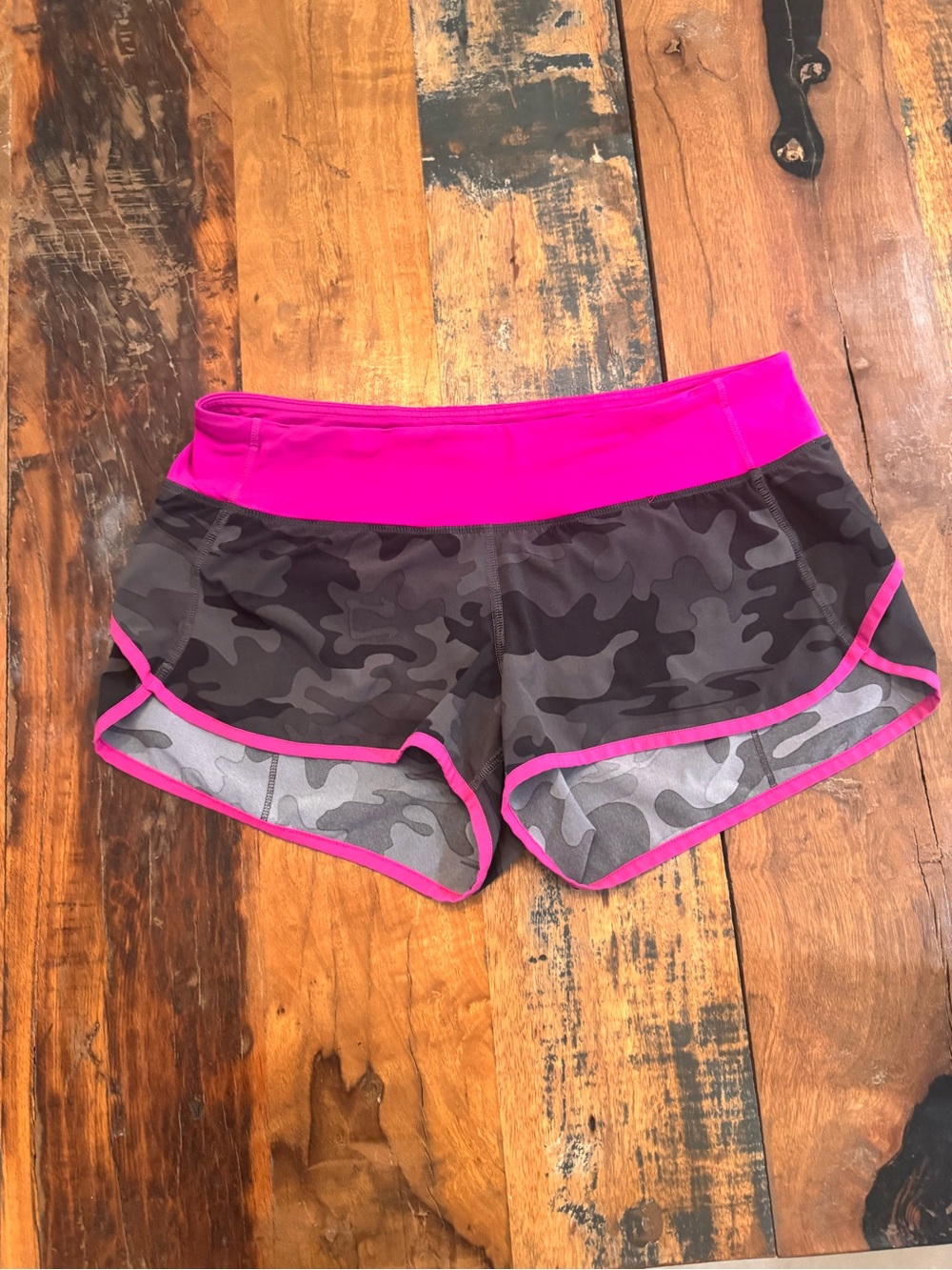 Lululemon ***UNICORN*** 🦄 Paris pink and black camo speed shorts